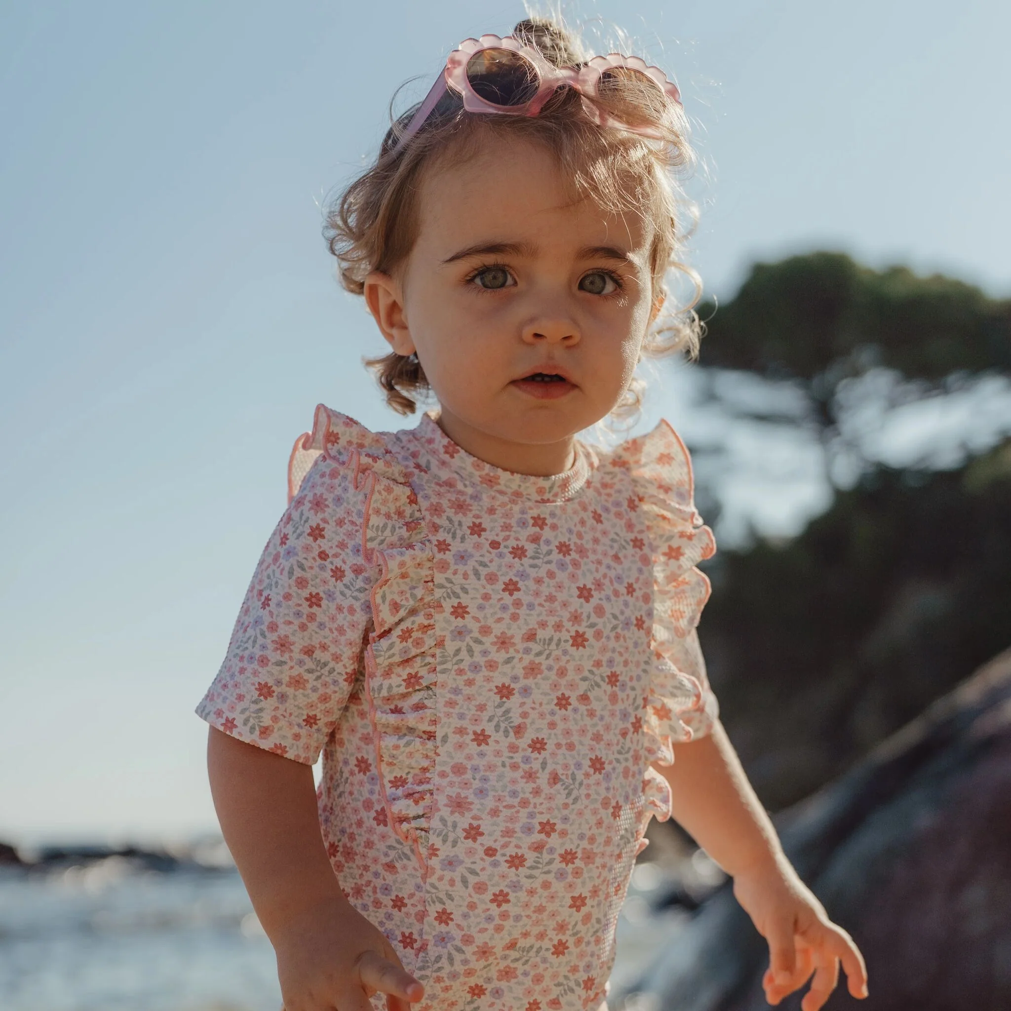 Traje de baño de manga corta con estampado floral - Imagen 7