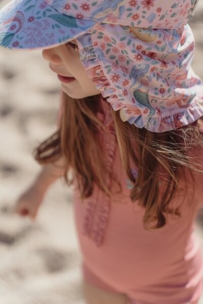 Gorro rosa con estampado de sirena. - Imagen 4